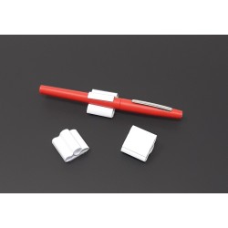 PORTE-CRAYON ECONOMIQUE PLASTIQUE BLANC ADHESIF PAR 100